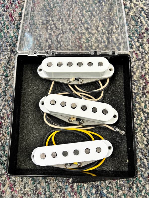 Fender Vintera Strat Pickup Set 2020 - White image 1