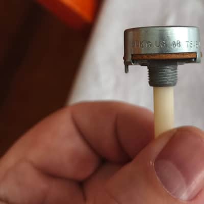 10 x Vintage CTS NOS 50kOhm Audio/Log Potentiometer Pot with long solid shaft image 6