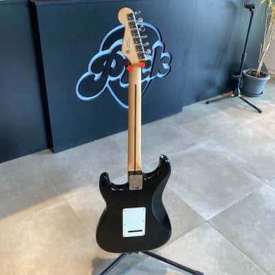 Fender Player Stratocaster with Maple Fretboard 2018 - 2024 - Black image 5