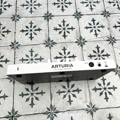 Arturia MiniLab MKIII 25-Key MIDI Controller image 3