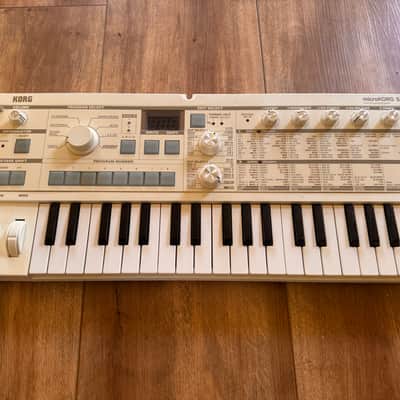 Korg microKORG-S 37-Key Synthesizer/Vocoder 2002 - 2019 - White image 1