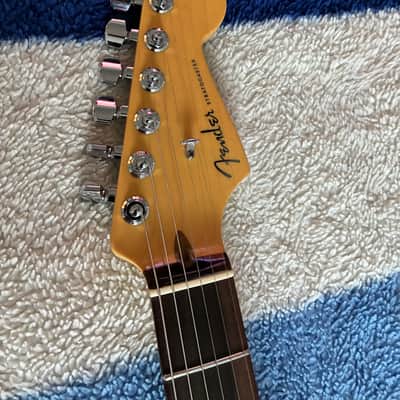 Fender American Deluxe Stratocaster with Rosewood Fretboard 2002 - 2003 - Chrome Red image 5