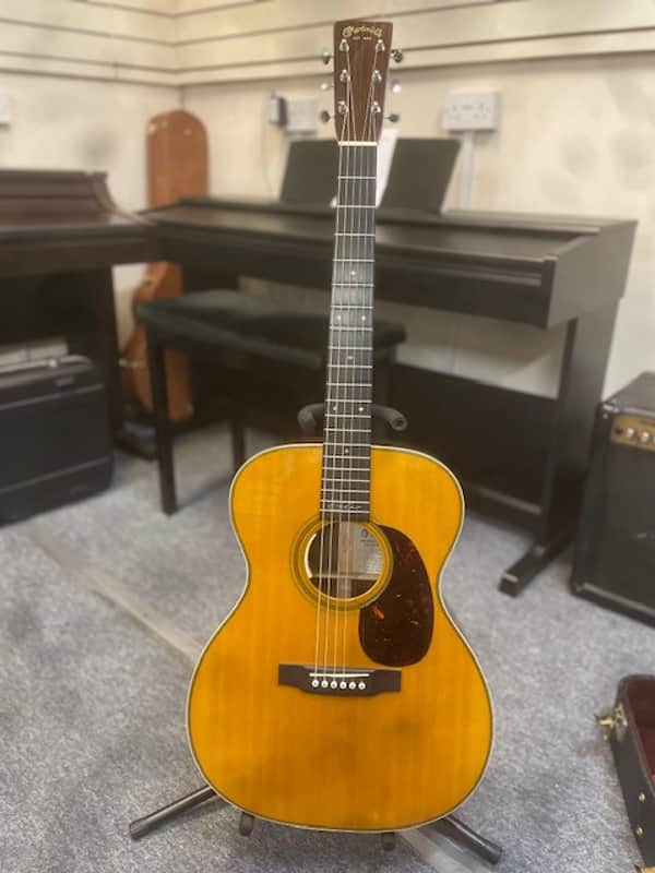 Martin 000-28