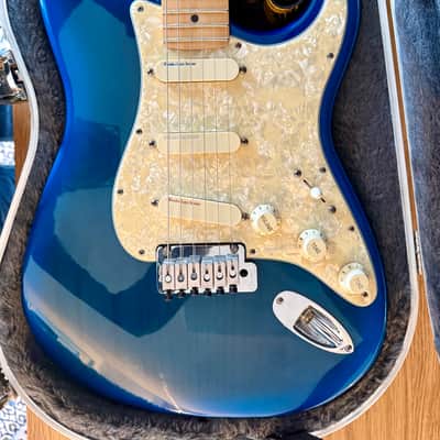 Fender Strat Plus Deluxe with Maple Fretboard - Ice Blue image 10