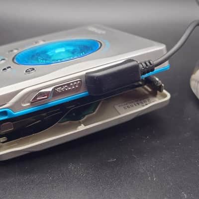 SHARP MD HEADPHONE MDLP PLAYER MD-ST700 With remote image 4