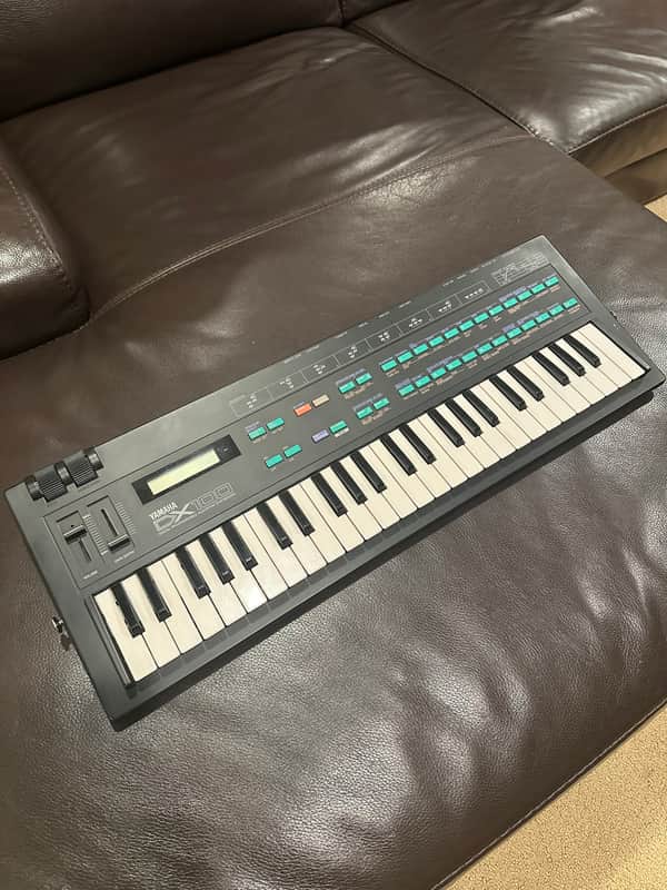 Yamaha DX100 Programmable Algorithm Synthesizer
