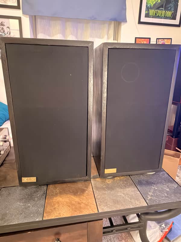 KLH Model 6 speakers In excellent condition - 1960's image 1