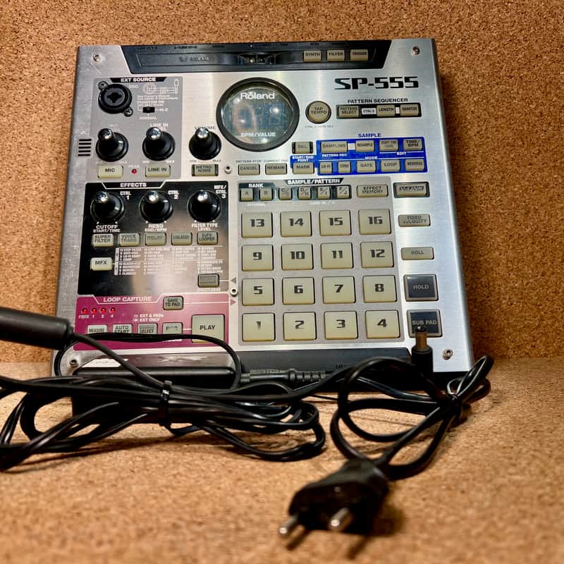 Roland SP-555 サンプラー Roland - SP-555 | Creative Sampler with Performance Effects