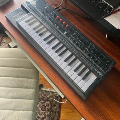 Arturia MiniFreak 37-Key 6-Voice Polyphonic Hybrid Synthesizer 2022 - Present - Black image 4
