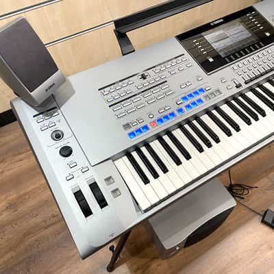 Yamaha Tyros 5 76 note Arranger Keyboard & MS05 Speaker System image 5
