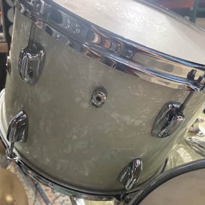 Slingerland – 1960s Vintage Radio King 4-Piece Set 22", 16", 13", with Matching 5x14" Artist Model Snare Drum  – White Marine Pearl image 19