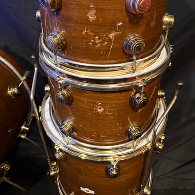 Camco Los Angeles 22, 12, 13, and 16" set owned by endorser Maury Baker 1970's - Walnut with Gold Hardware Bild 4
