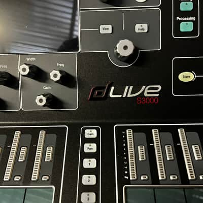 Allen & Heath dLive S3000 image 2