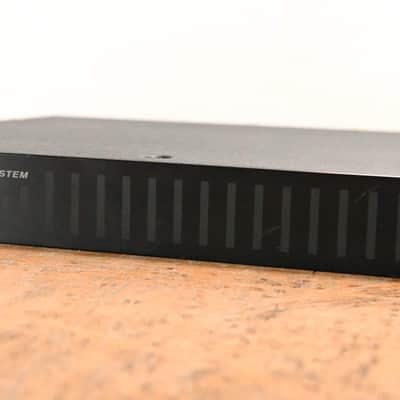 Shure UA845-UB UHF Antenna Distribution System - 692-716 MHz CG01PTR image 3