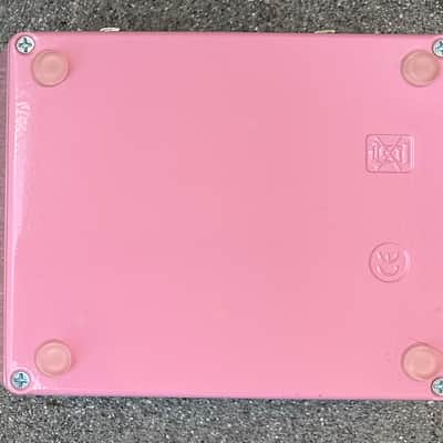 Nocturne Mystery Brain BS-301 Echo/Reverb/Echoplex Preamp Pink Effects Pedal image 4