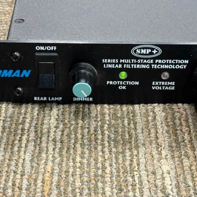 Furman PL-8 Series II, 15- Amp Power Conditioner, 1U Rack Space w/ Lights, Excellent Condition image 2