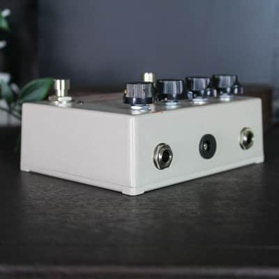 Preowned Electronic Audio Experiments EAE Limelight V1 Overdrive / Boost (Limited Edition #265/300) w/ Box image 3