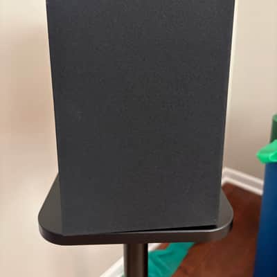 KEF Q1 Meta 2026 - Walnut image 2