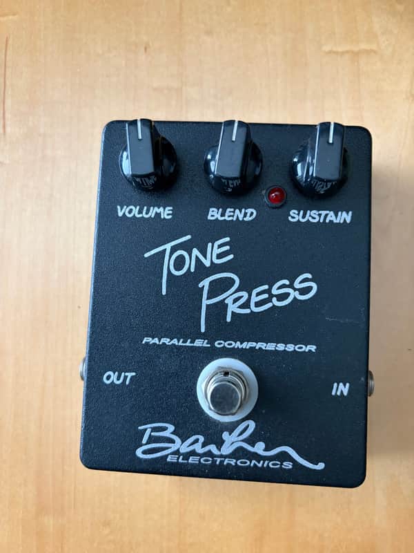 Black Tone Press parallel compressor pedal with volume, blend, sustain knobs.
