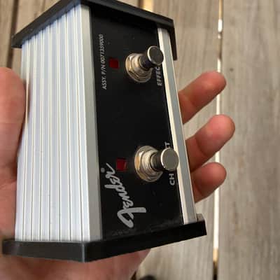 Fender 2-Button Footswitch with 1/4" Jack for Super Champ XD 2010s - Black electric guitar two button foot switch pedal image 7
