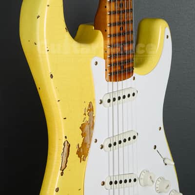 Fender Custom Shop Limited 70th anniversary 54 Stratocaster Heavy Relic 2025 - Candy Yellow Over 2 Color Sunburst (COD 2186NG) image 10