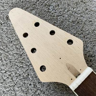 Flying V DIY Electric Guitar Kit, Okoume Body, Maple Neck, Rosewood Fingerboard image 10