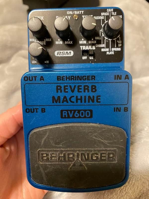 Behringer RV600