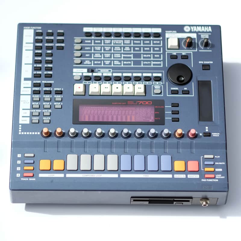 rare Yamaha  SU-700 - Sampler, Groovebox, Sequencer, FX