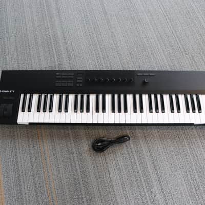 Native Instruments KOMPLETE KONTROL A61 - 61-Key Controller Keyboard image 2