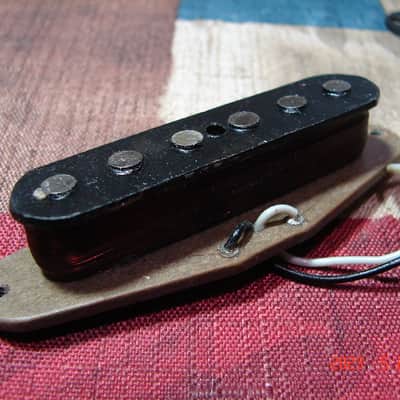 Vintage 1978 Fender Mustang Guitar Pickup w/Black Cover 5.49k image 5