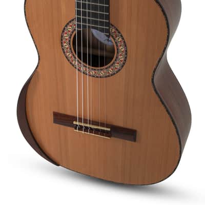 Manuel Rodriguez E-C MAGISTRAL Series All Solid 4/4 Size Armrest Solid Cedar Top Nylon 6-String Classical Acoustic Guitar image 4