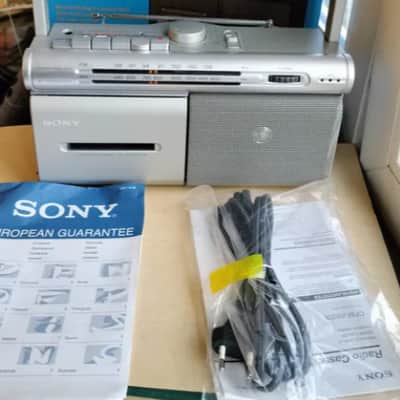 Sony CFM -20 Rare Vintage Recorder Portable Cassette Radio 🔥 NOS Japan Retro image 4