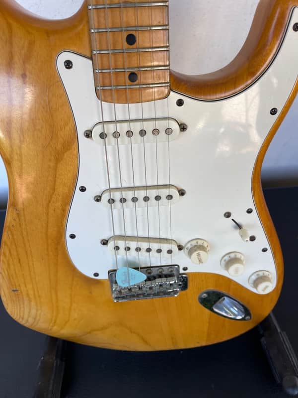 Fender Stratocaster with 3-Bolt Neck, Maple Fretboard 1972 - 1977 - Natural image 1