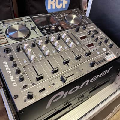 Pioneer MEP-7000 Professional Multi-Entertainment DJ Player – Controller + Drive Unit image 3