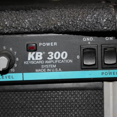 Peavey KB300/3Channel KeyBoard Amp image 2