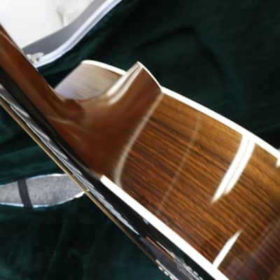 Martin 000-28 Sunburst Mint Condition w/original case image 14