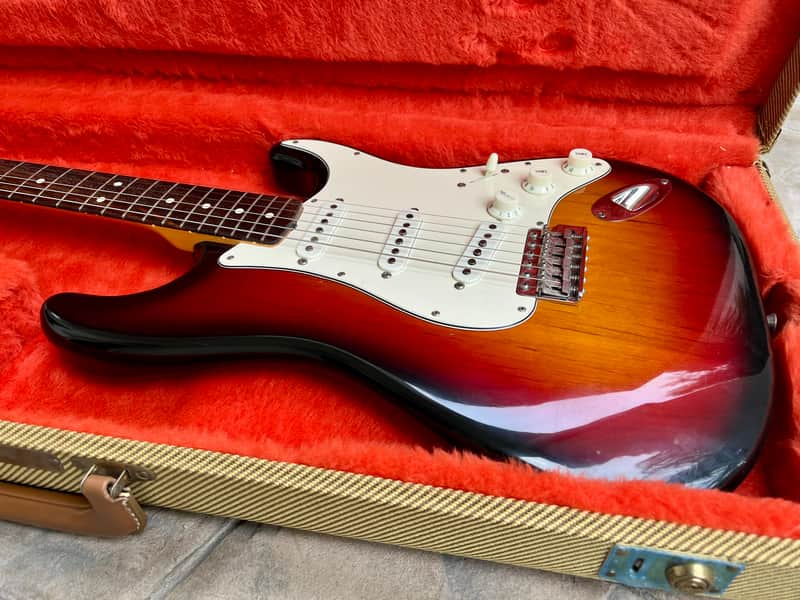 Fender Fender Stratocaster ‘62 AVRI (American Vintage Reissue) Fullerton Era 1982- 3 tone sunburst 1982 - Sunburst image 1