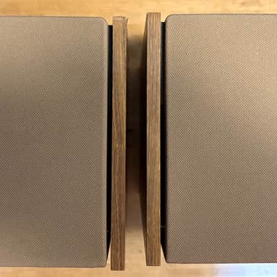 Bose 301 series II - refoamed woofers - Excellent image 6