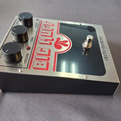 Electro-Harmonix Big Muff Pi Silver/Black/Red W/Orig Box, cable, & paperwork *** FREE SHIPPING *** image 7