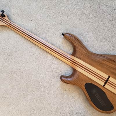 Mayones Regius image 13