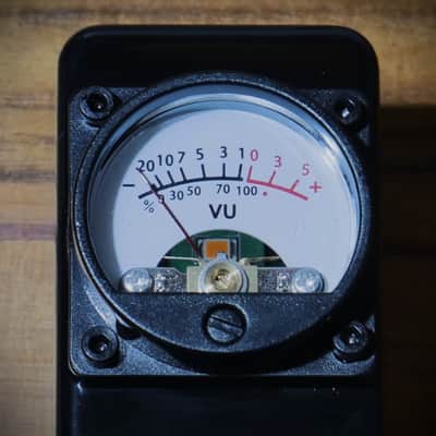VU Meter Pedal – Signal Level Monitor – Pedalboard Utility image 1