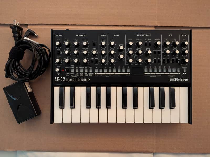 Roland SE-02 Boutique Series Synthesizer Module