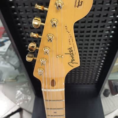 Fender LTD American Vintage 1957 Commemorative Stratocaster, MN, 2007 - VBL image 4
