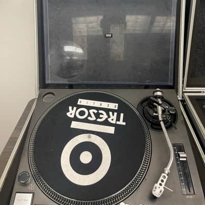 Pair Technics SL-1200MK2 Black With Hard Cases image 10