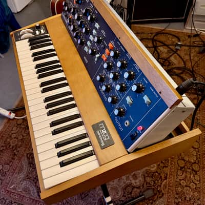 Moog Minimoog Model D Reissue 44-Key Monophonic Synthesizer (2016) 2016 - 2017 - Black / Wood image 3