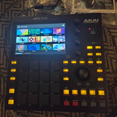 Akai MPC One Standalone MIDI Sequencer 2020 - Present - Black image 2