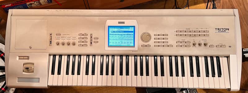 Korg Triton Studio 61-Key 120-Voice Polyphonic Workstation (2002