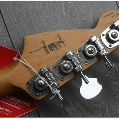 FENDER Justin Meldal-Johnsen Road Worn Signature Mustang Bass, Black, 3 67 KG image 4