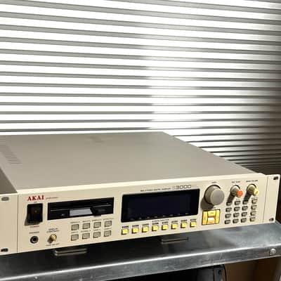 Akai S3000XL MIDI Stereo Digital Sampler with Zip Drive & New Disk image 2