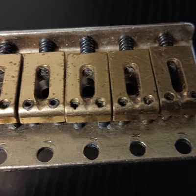 Unbranded Strat tremolo gold vintage spacing 1 piece image 6
